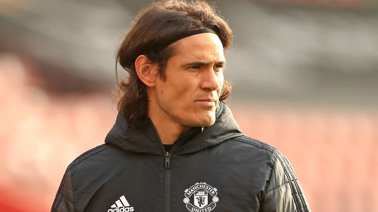 Manchester United extend Edinson Cavani's contract