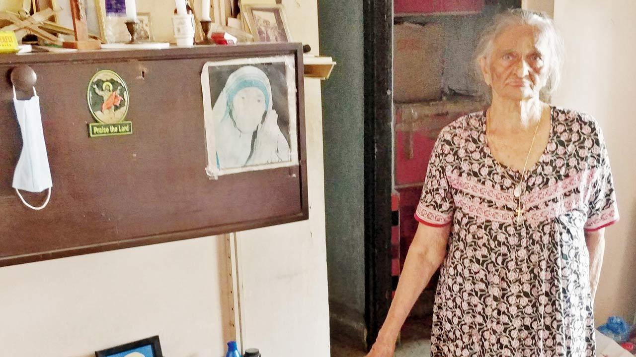 Mumbai: Help pours in for senior citizen stuck in 40-year-old building