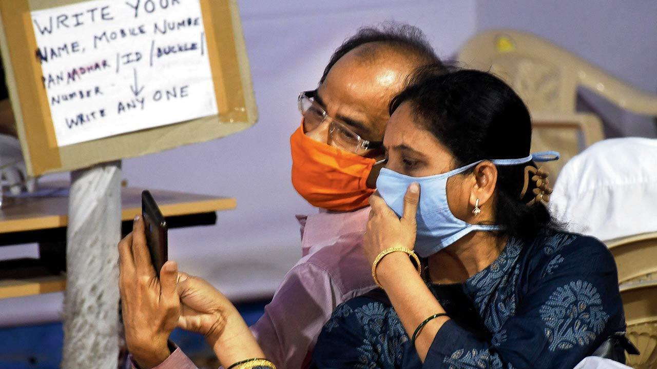 Maharashtra: Health minister diverts Covid-19 vaccines meant for 18+ to complete second dose for 45+