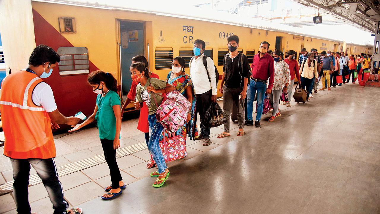 Ramp up flu vaccine for kids: Doctors tell Uddhav Thackeray