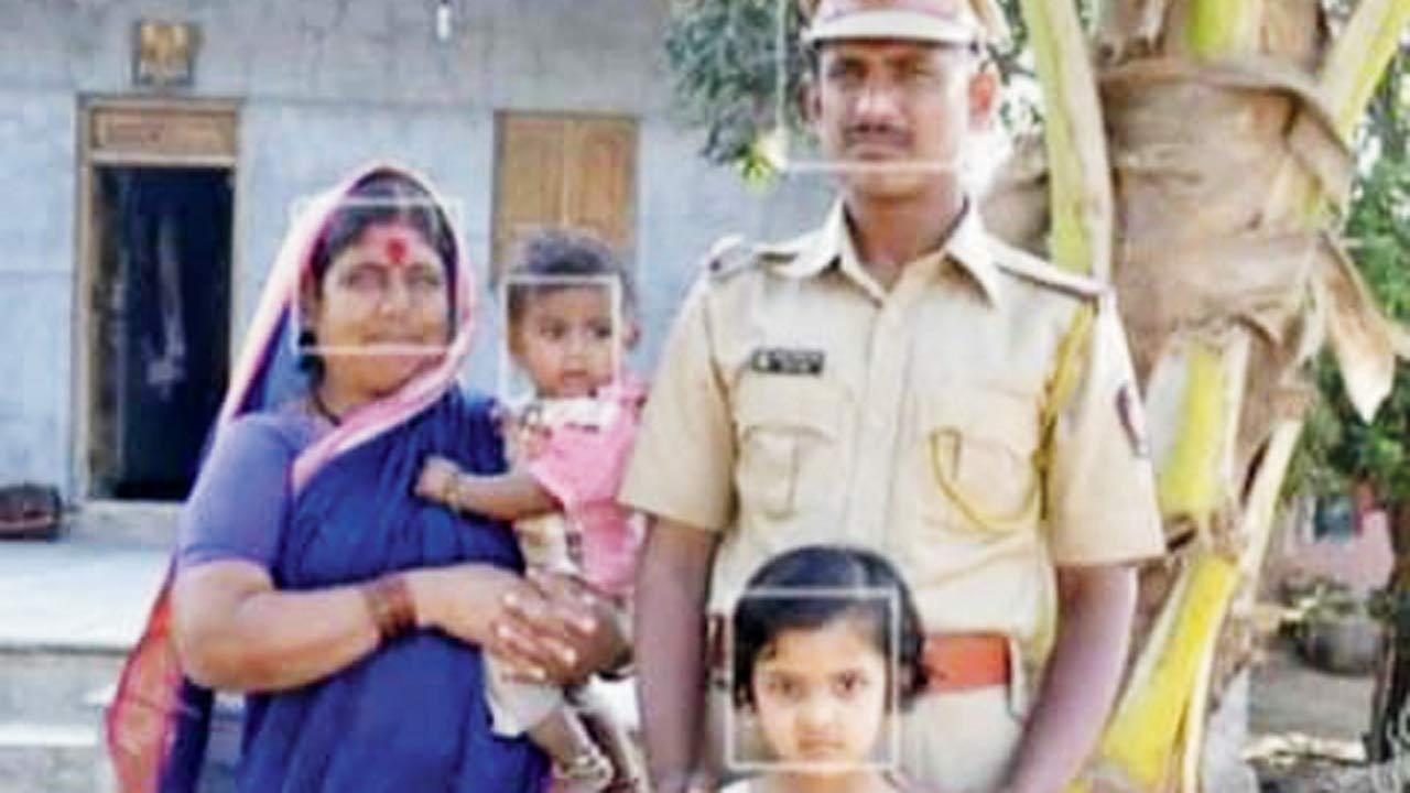 Maharashtra: Covid-19 kills cop; 450 officers raise Rs 21 lakh for kin
