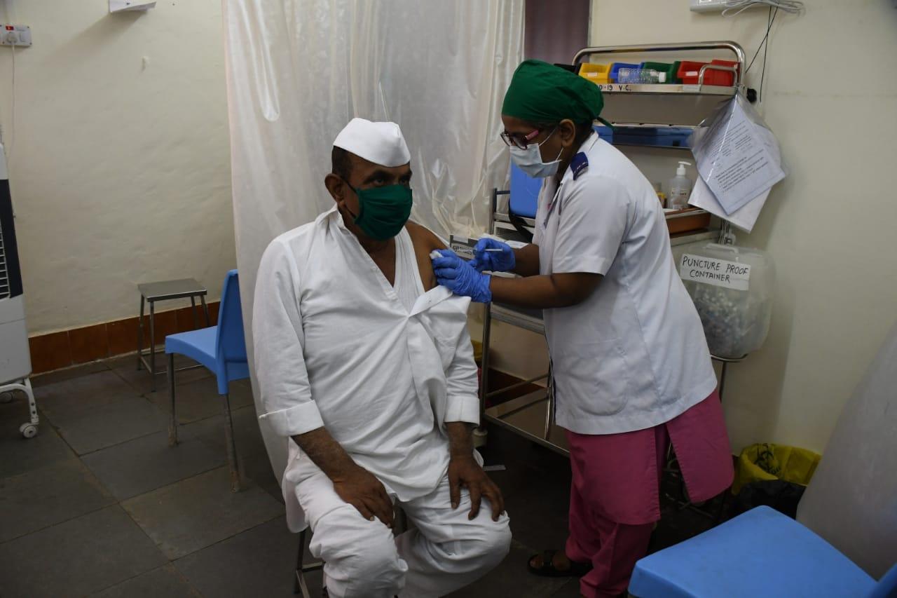 In picture: Gangster Arun Gawli, who is out on parole takes a Covid-19 jab at Nair Hospital vaccination centre. Photo: Ashish Raje