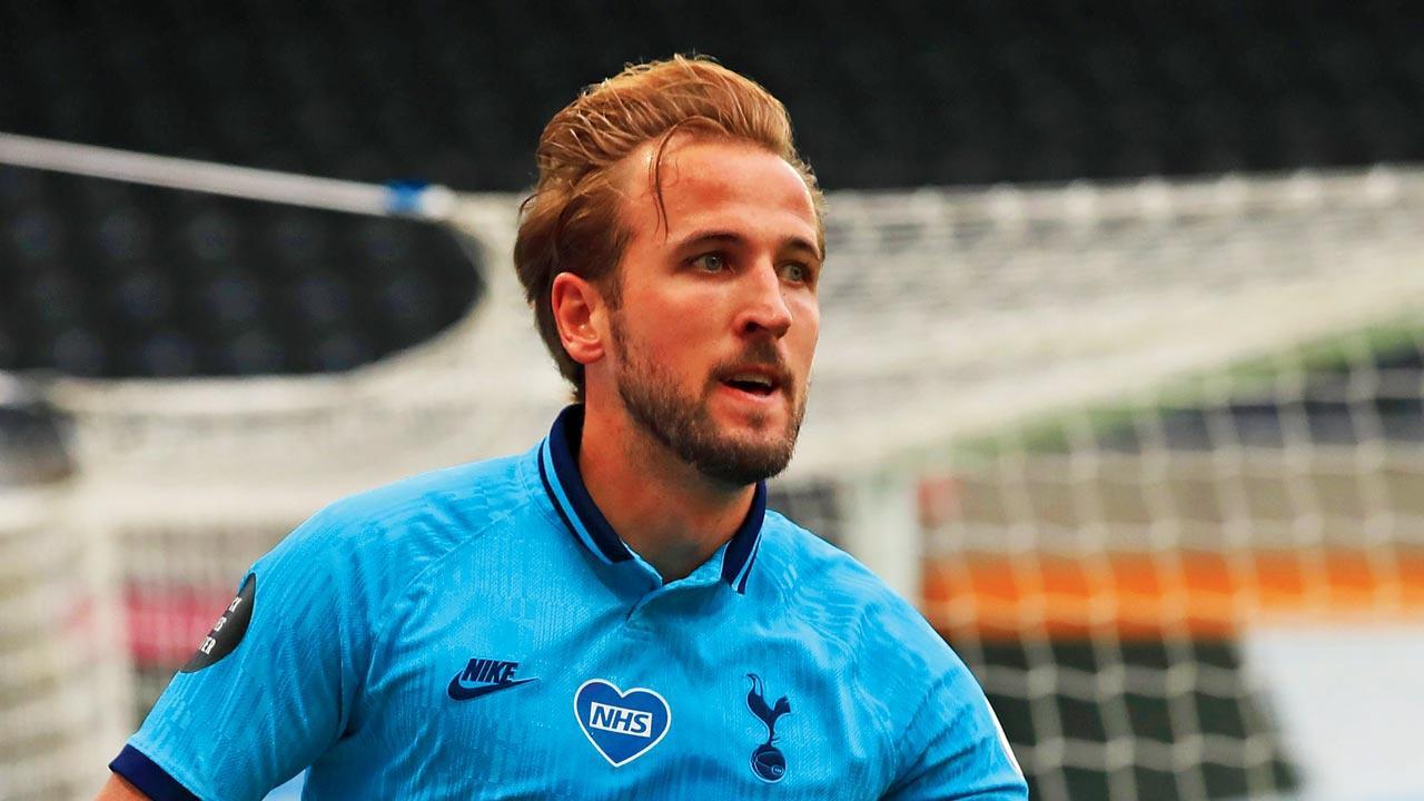 harry kane hints at manchester city move praises kevin de bruyne