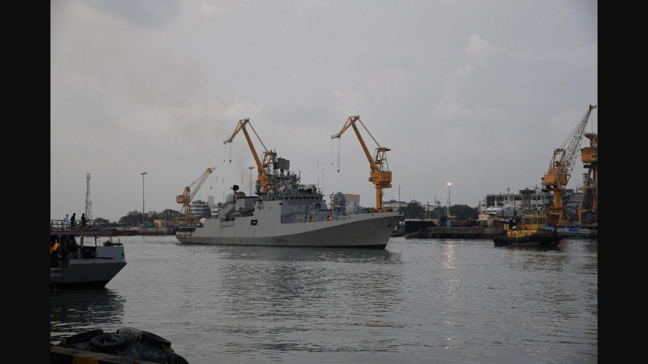INS Trikand reaches Mumbai with 40 MT liquid medical oxygen, cylinders