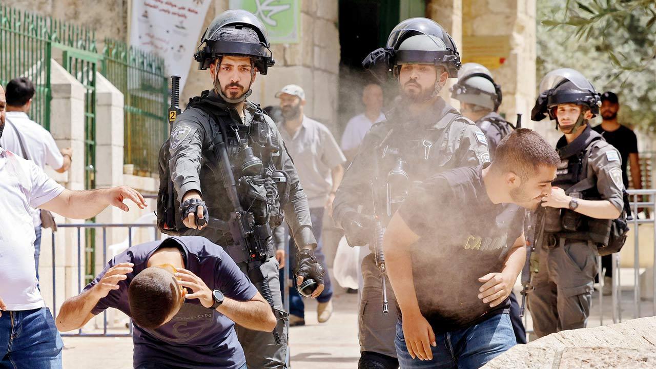 Israeli police action leaves 215 Palestinians injured