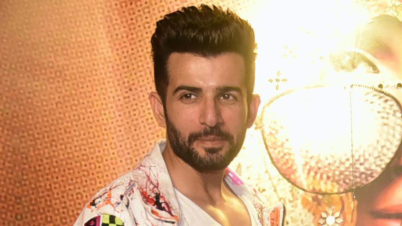  Jay Bhanushali matches steps with daughter Tara in new video