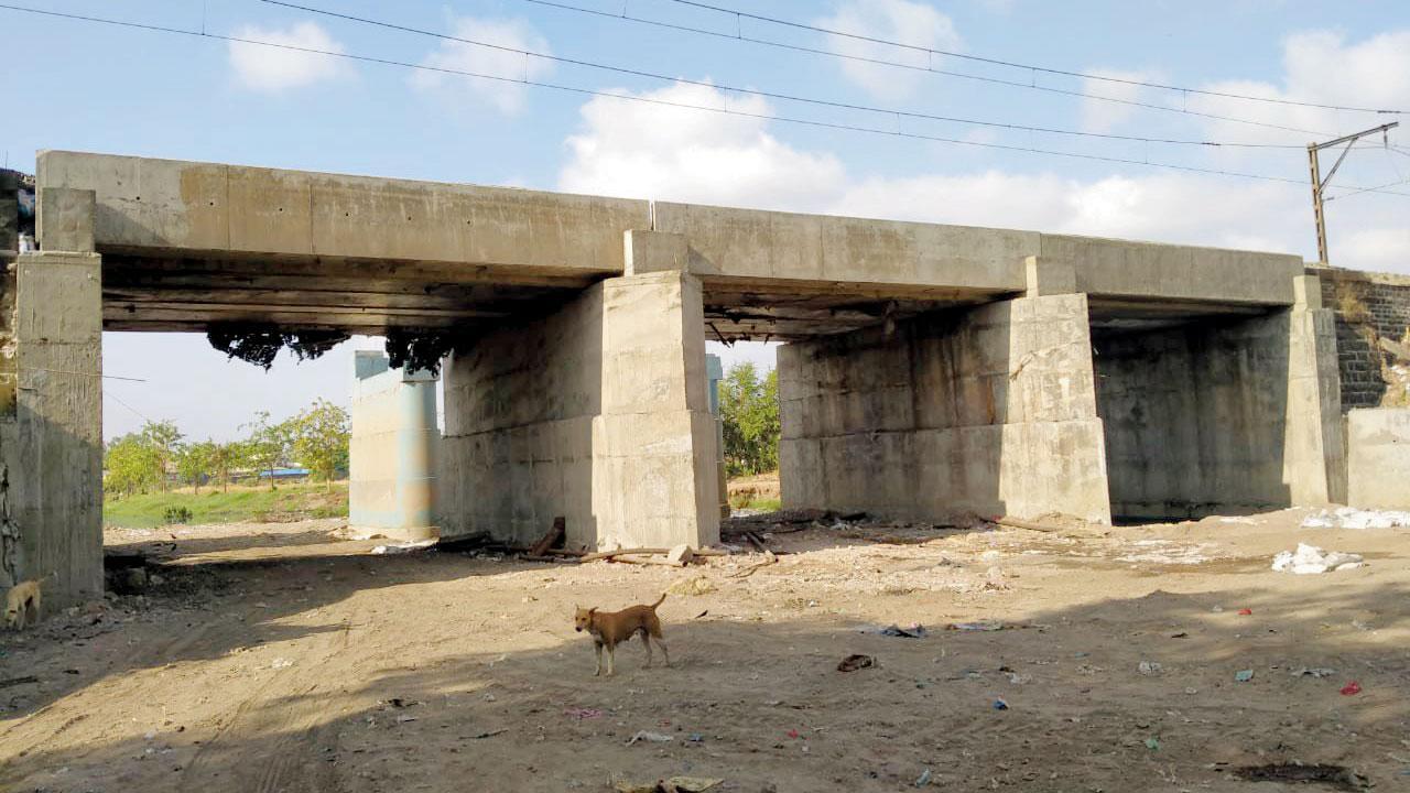 Mumbai: 168-year-old bridge dismantled in Kalyan