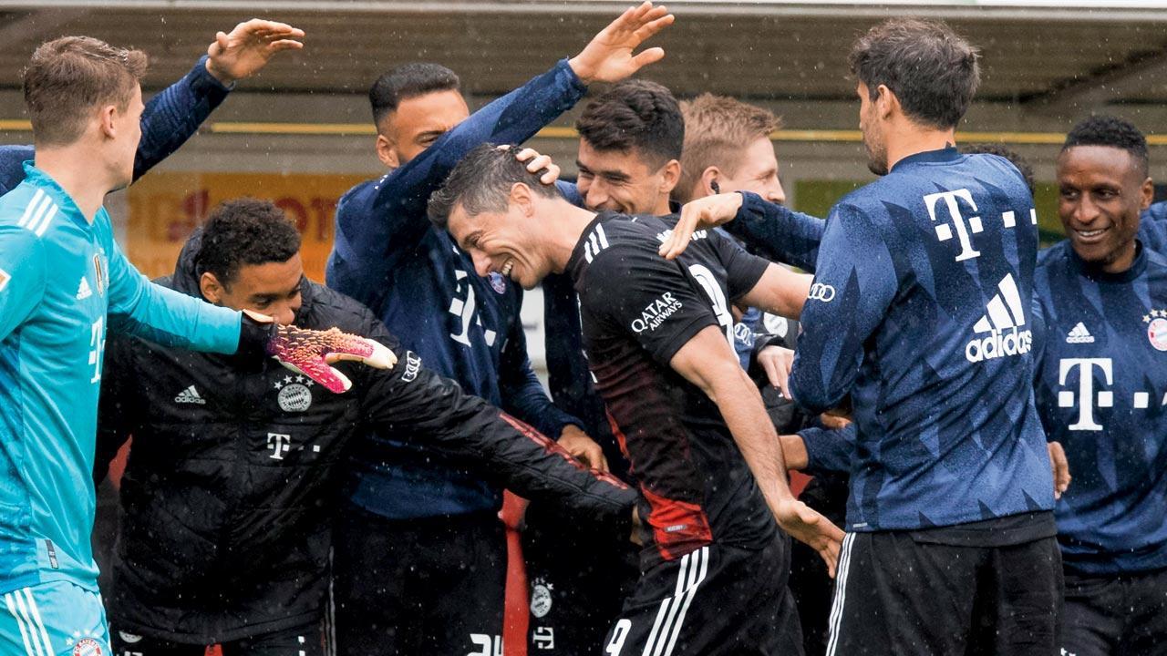 Bundesliga: Robert Lewandowski equals record with 40th goal of seaso