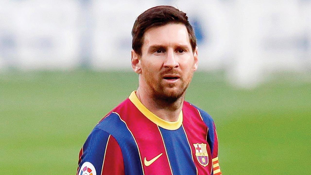 Lionel Messi backs social media boycott by English football 