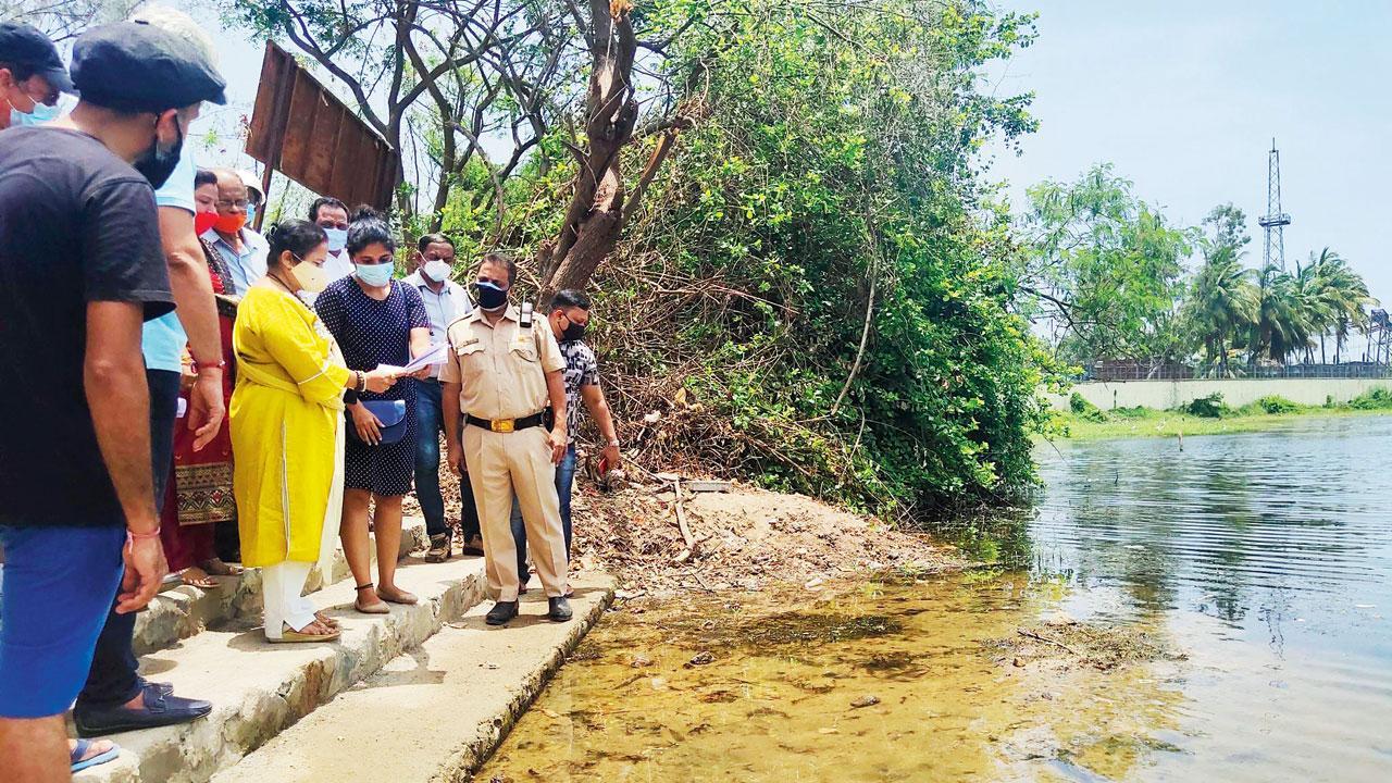 Mumbai: Lokhandwala lake to be spruced up before monsoon Mumbai: Lokhandwala lake to be spruced up before monsoon