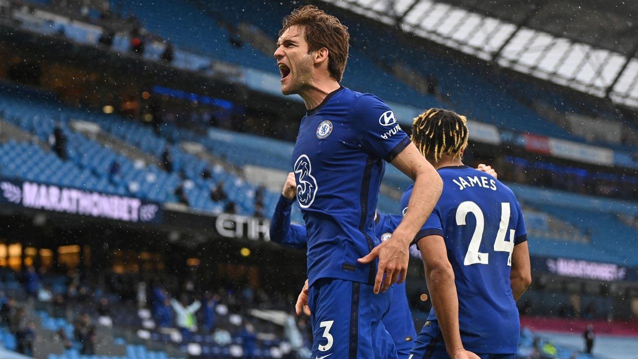 Chelsea beat Manchester City to delay Premier League title party