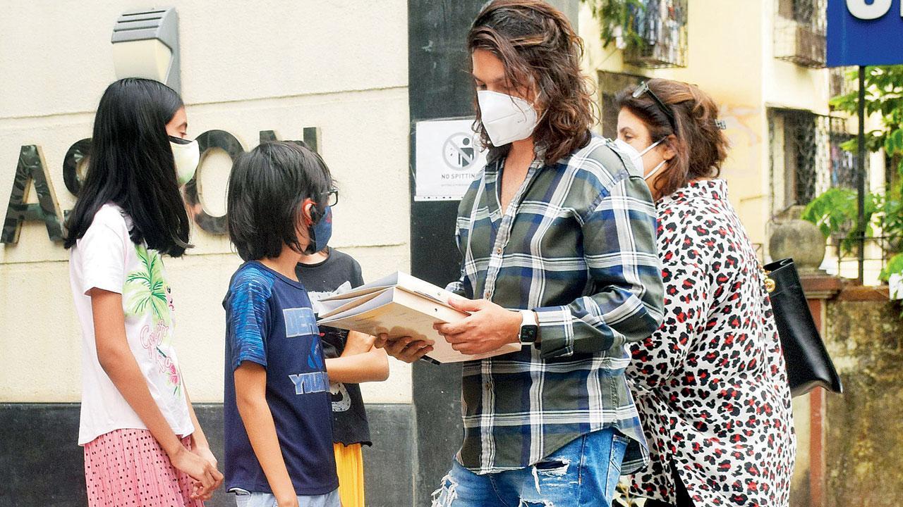 Rare family sighting! Farah Khan with husband, Shirish Kunder and their triplets clicked in Mumbai