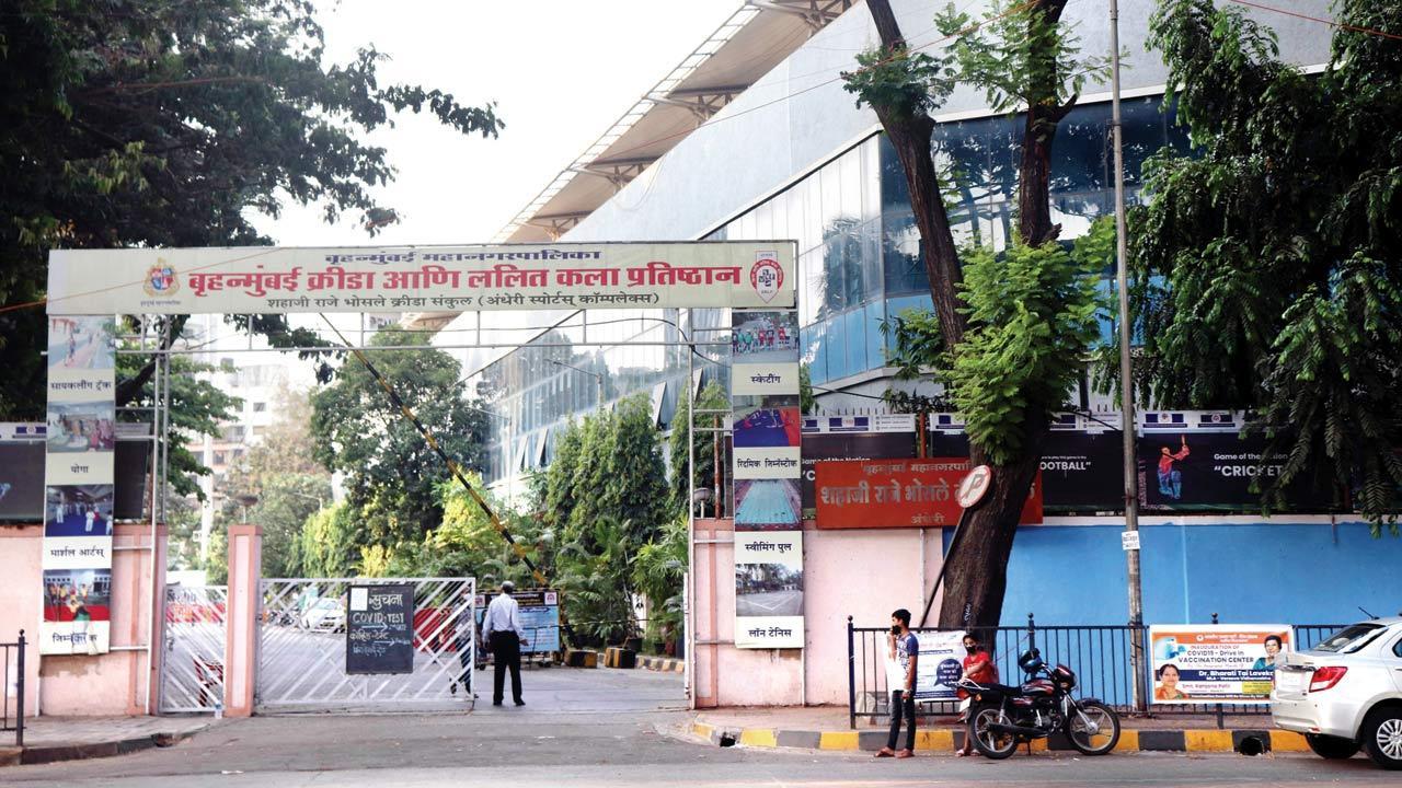 Shiv Sena-BJP lock horns over new drive-in vaccination centre