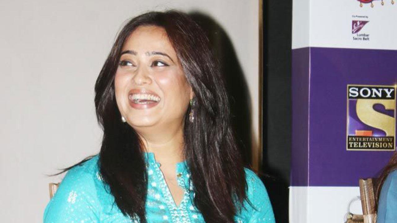 Shweta Tiwari flaunts perfect abs in new photo-op