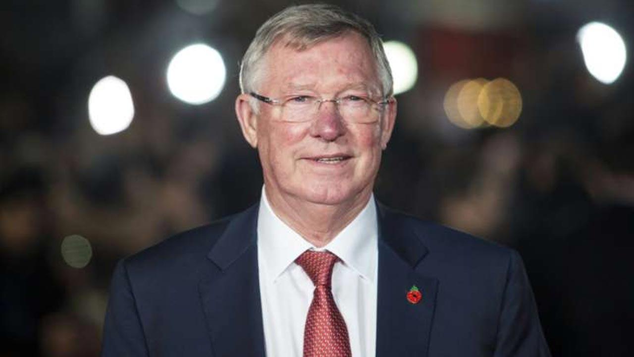 Europa League: Sir Alex Ferguson joins Manchester United squad on flight