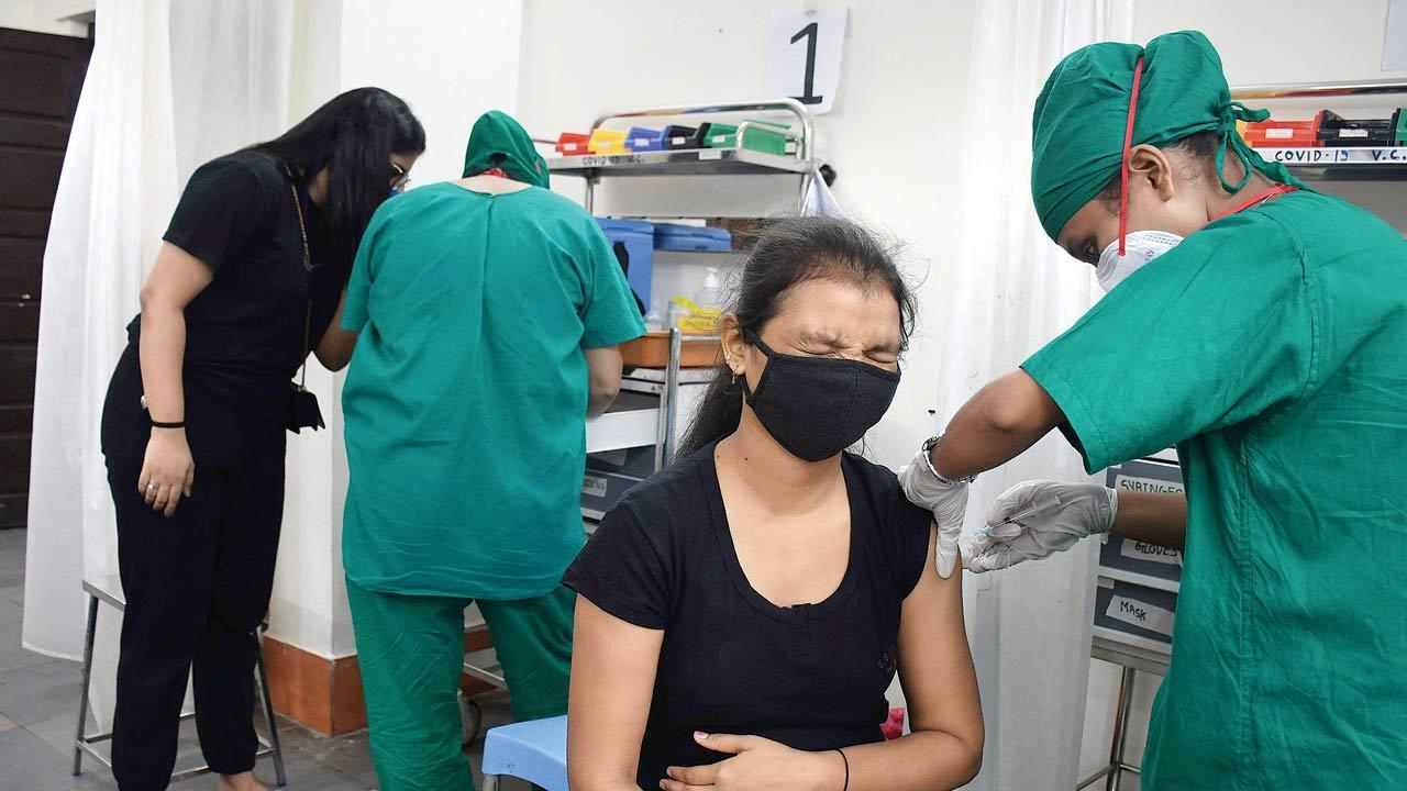 Mumbai: No COVID-19 vaccination for those over 45 years
