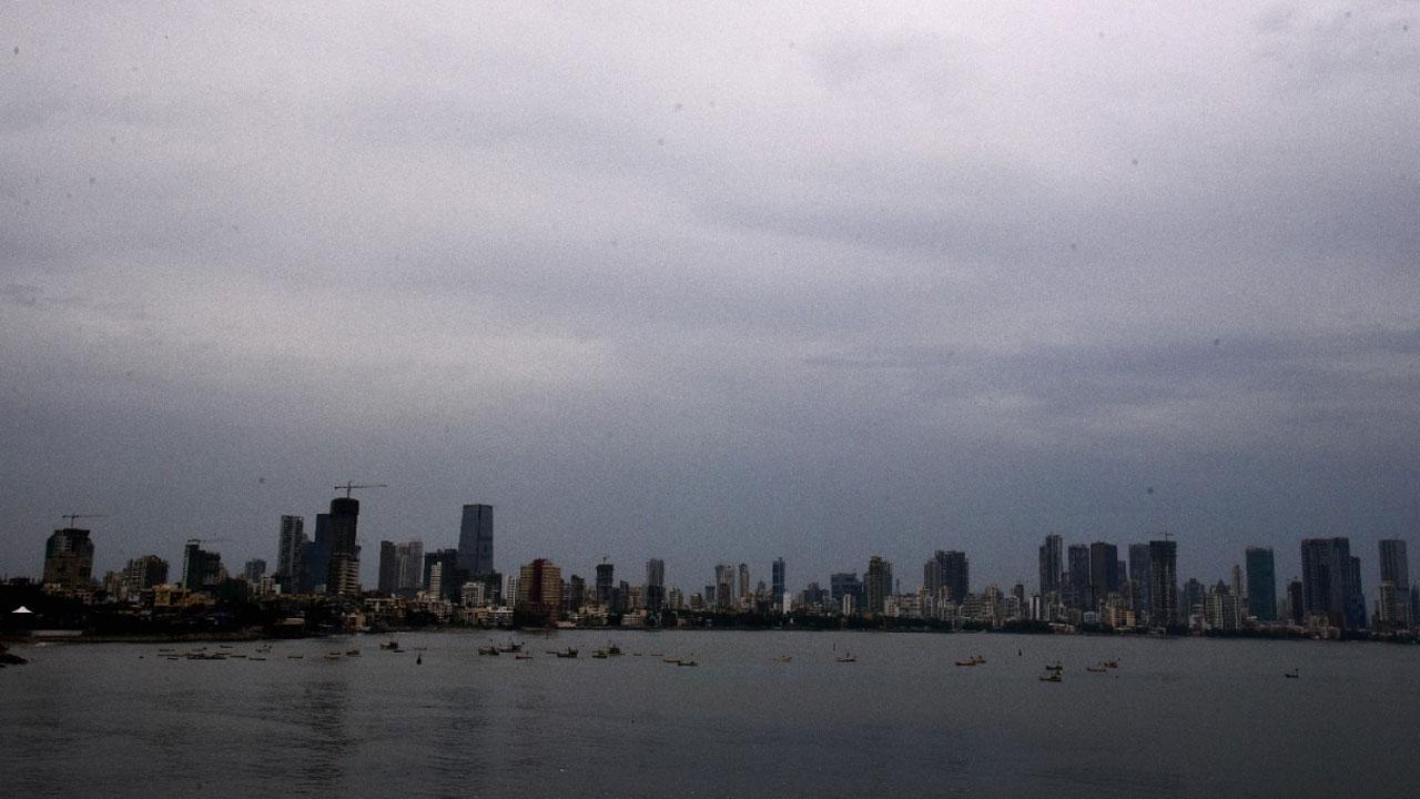 Cloudy weather over Bandra skyline in Mumbai as the city gears up for cyclonic storm Tauktae which is intensifying over the Arabian Sea
Photo | Shadab Khan