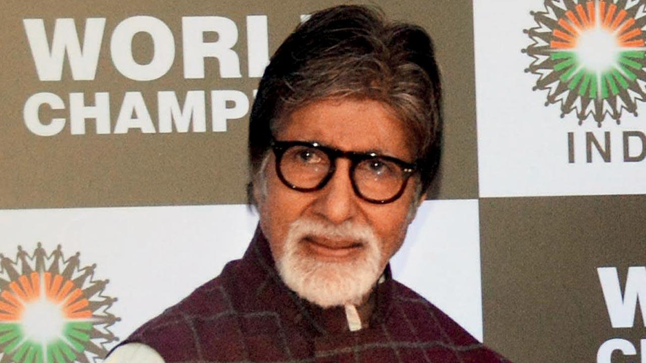 A thoughtful gesture for thirsty commuters at Amitabh Bachchan's residence Jalsa