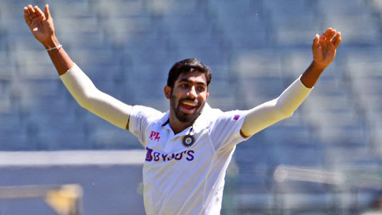 Photo: Jasprit Bumrah spends quality time with wife Sanjana Ganesan and family