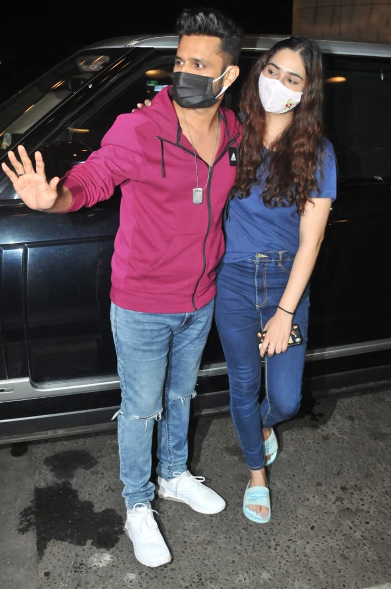 Rahul Vaidya and Disha Parmar were clicked posing for the paparazzi as the popular singer and Bigg Boss 14 contestant was snapped leaving for Cape Town. Rahul is all set to woo the audience with his stints in Khatron Ke Khiladi 11. All pictures/Yogen Shah
 