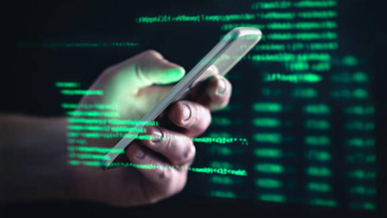Hackers stealing money via 167 fake Android, iOS apps