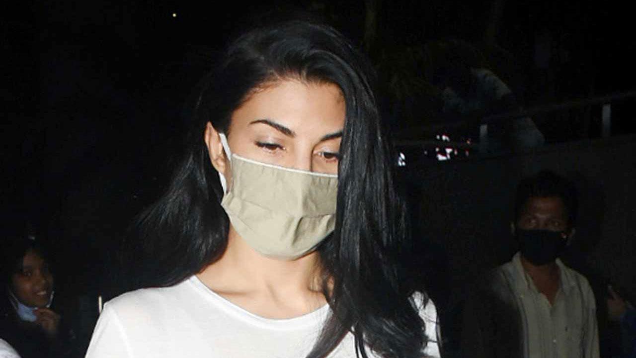Jacqueline Fernandez thanks Mumbai Police for 'always being on their toes'