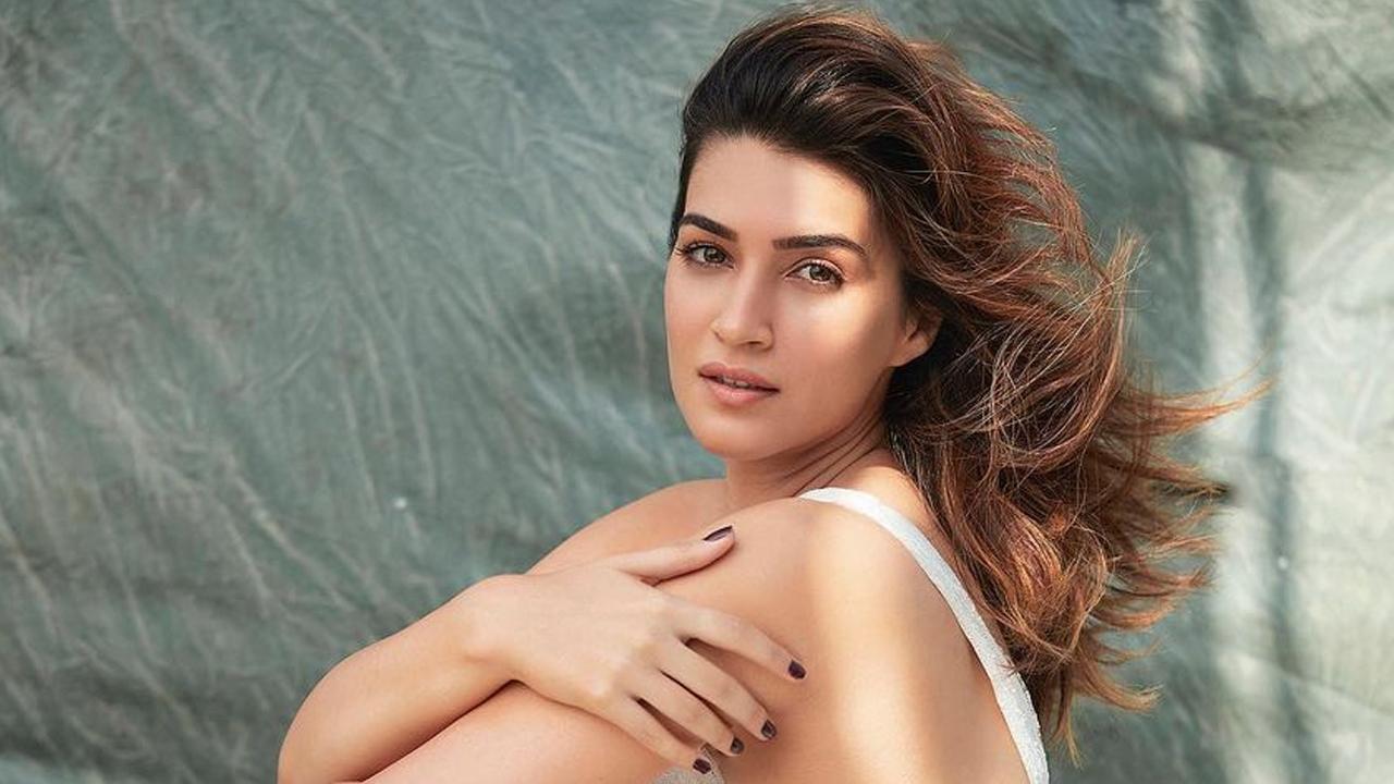 Kriti Sanon: It breaks my heart to see the crowd of people outside hospitals
