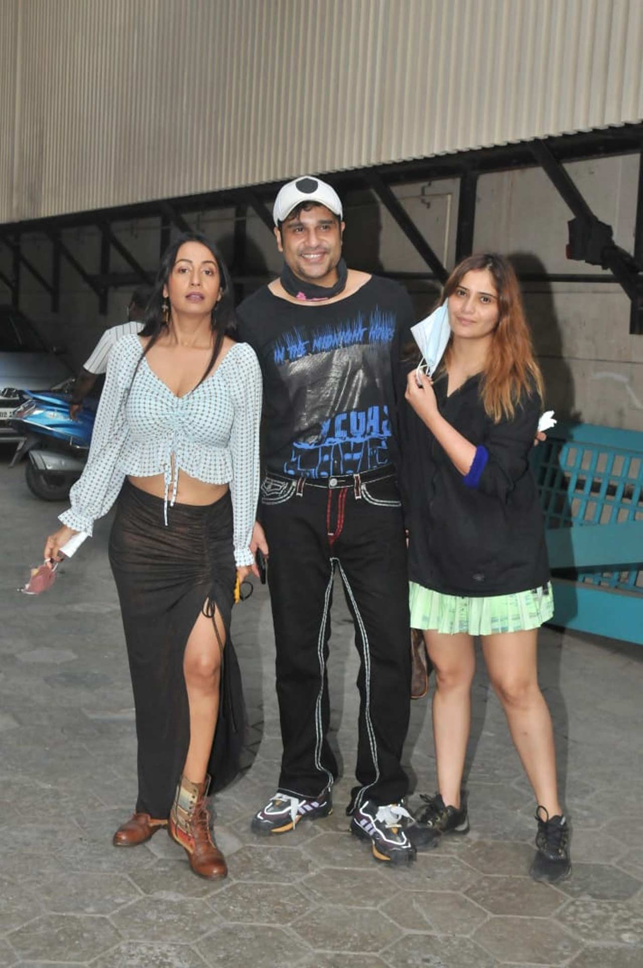 Kashmera Shah, Krushna Abhishek and Arti Singh were snapped together in Mumbai. Kashmera was seen wearing a thigh-high slit skirt, paired with a pretty top and ankle-length boots. 