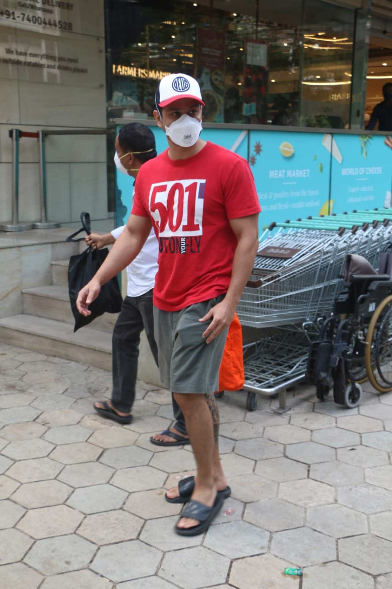 Kunal Kemmu was also snapped in Mumbai.