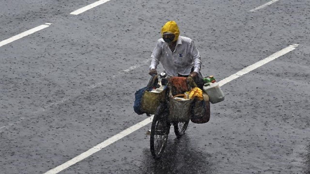 Parts of Mumbai, neighbouring areas receive heavy rain