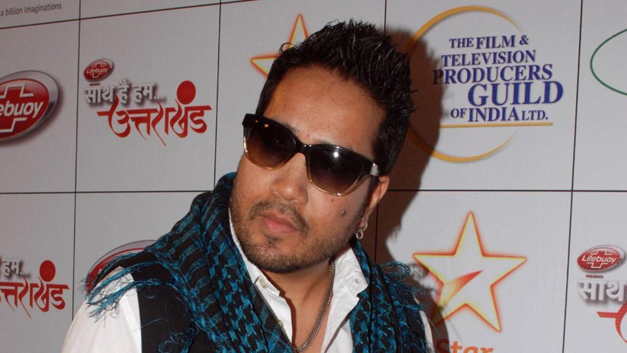 Mika Singh: No need to show support on Twitter, step outside and help, do the actual bit