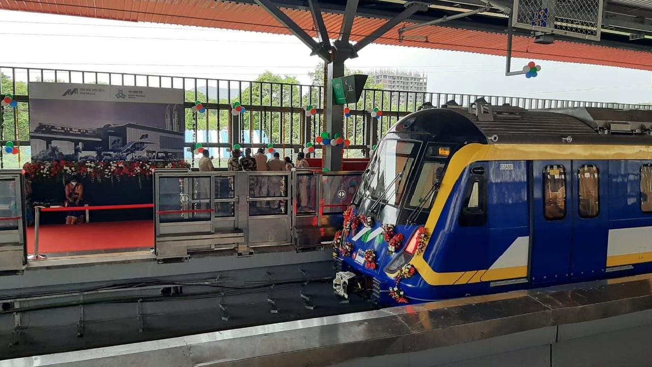 Uddhav Thackeray inaugurates Mumbai Metro lines testing, other projects