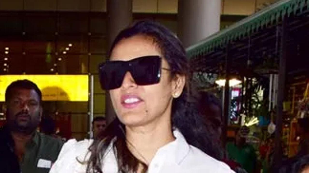 Namrata Shirodkar lauds drive-in vaccination centers in Mumbai, Bhopal