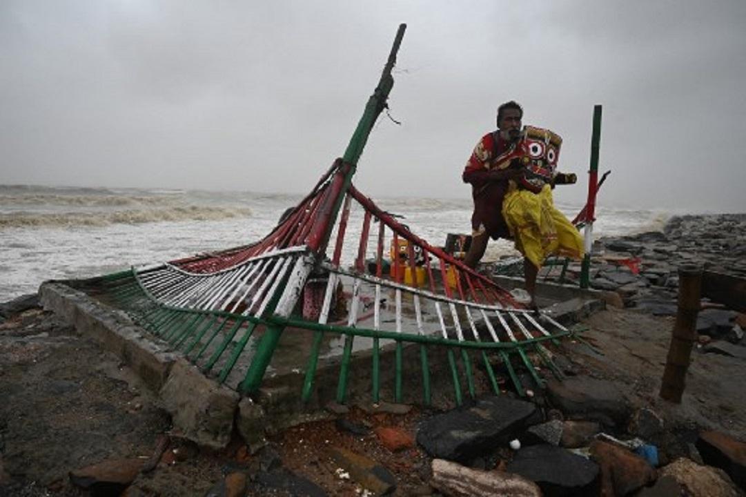 Cyclone Yaas pounds Odisha-Bengal coasts, may move to Jharkhand by midnight