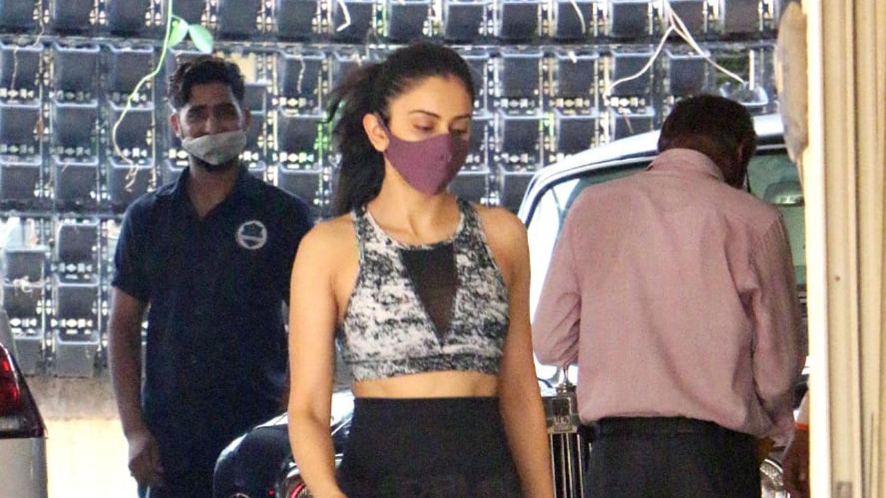 Rakul Preet Singh suggests Yog Nidra to beat pandemic stress