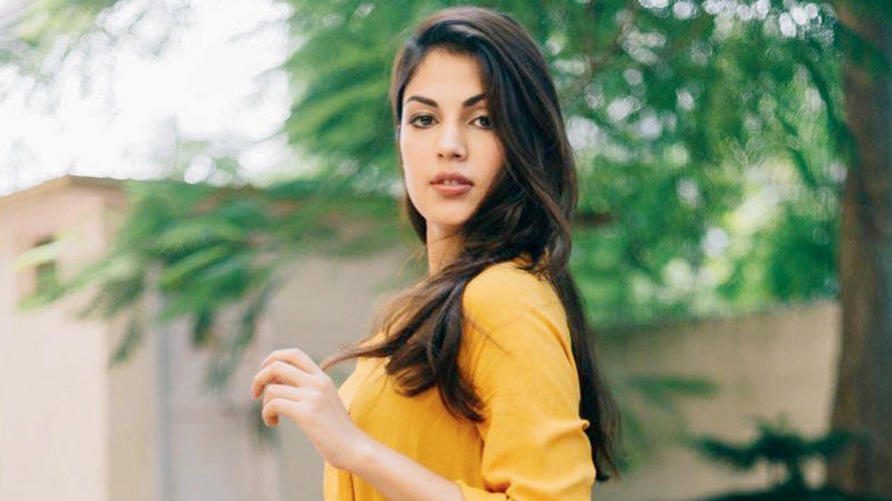 Ahead of Sushant Singh Rajput's death anniversary, Rhea Chakraborty shares post of strength and suffering