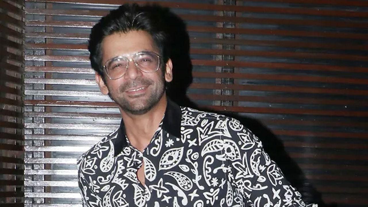 Sunil Grover unveils his first look from upcoming crime comedy series 'Sunflower'