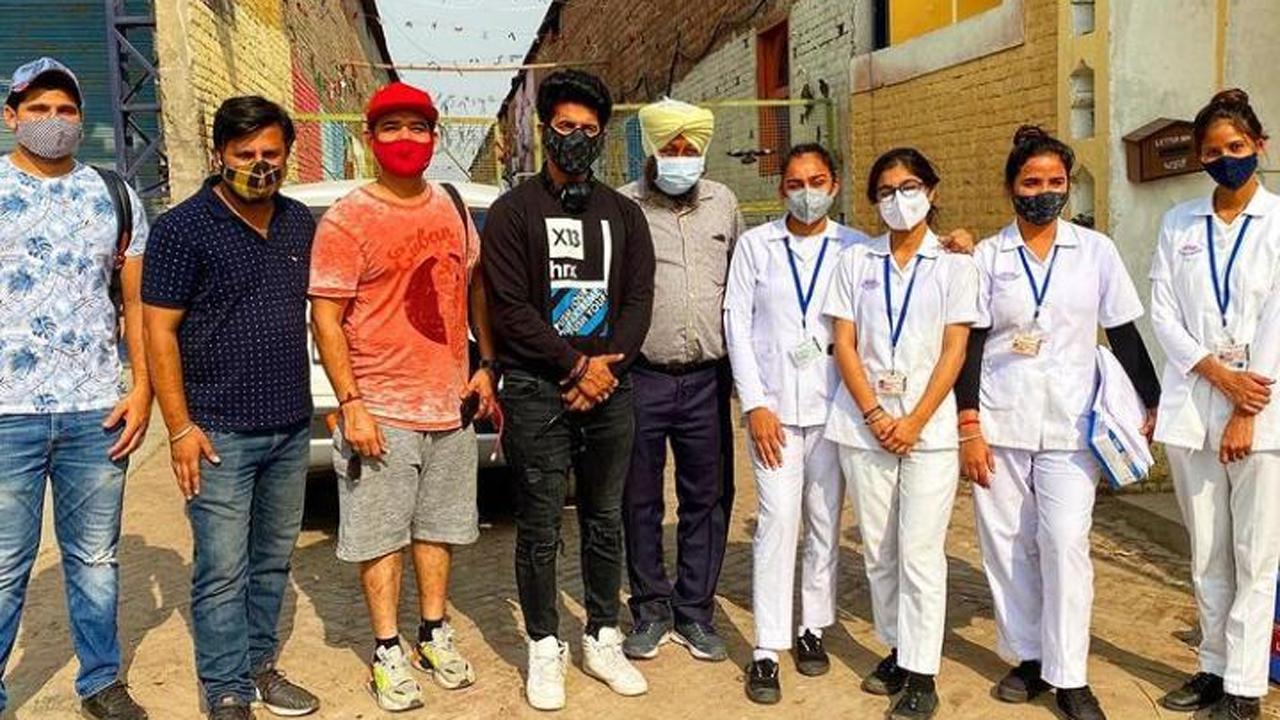 Sargun Mehta and Ravi Dubey vaccinate the entire team of their production company
