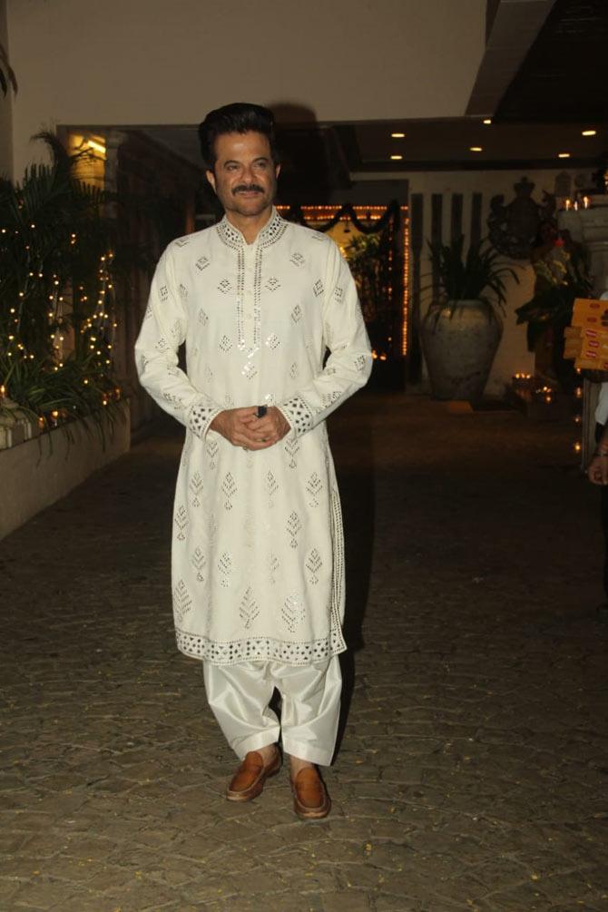 Anil Kapoor hosted a Diwali bash for his close friends and family at his home in Mumbai. The actor opted for an ivory kurta-pyjama for the party.