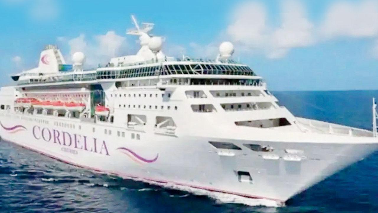 On the cruise ship Cordelia on October 2