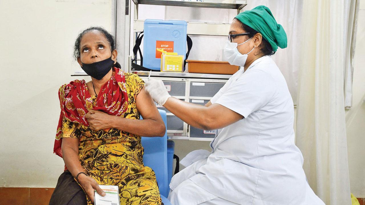 90 lakh people miss their second Covid-19 shot across Maharashtra