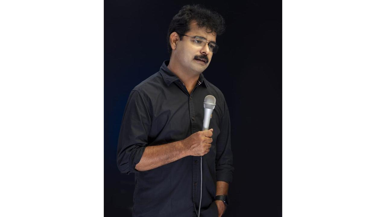 Dinesh Bawra: A Hasya Kavi with Comic Difference