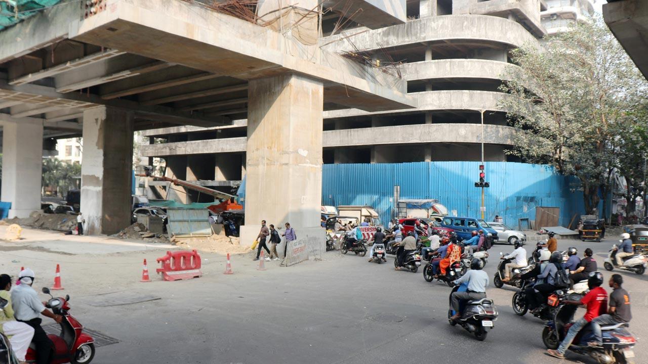 Mumbai: Ex-chief takes dig at MMRDA over traffic at DN Nagar junction