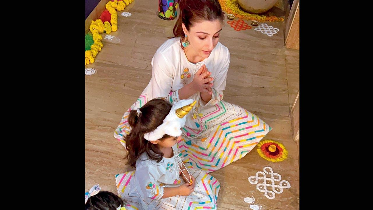 Soha Ali Khan with daughter Naumi