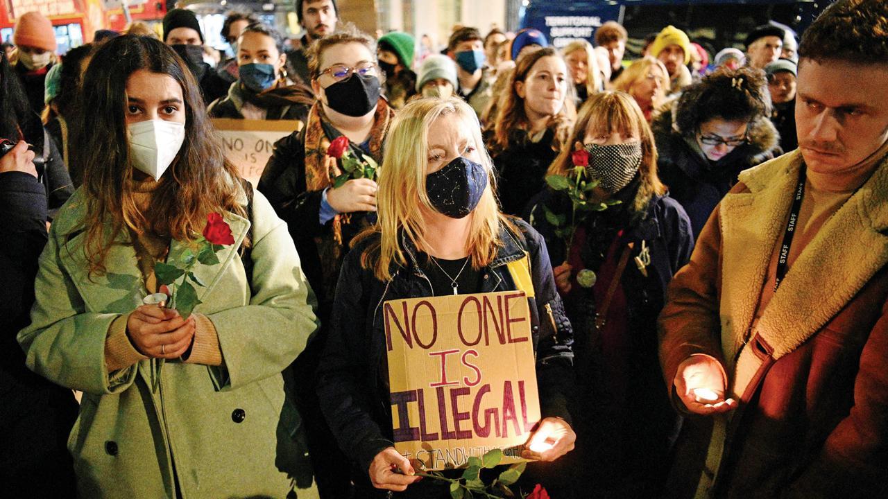 France lashes out at Britain’s latest proposal on migrants