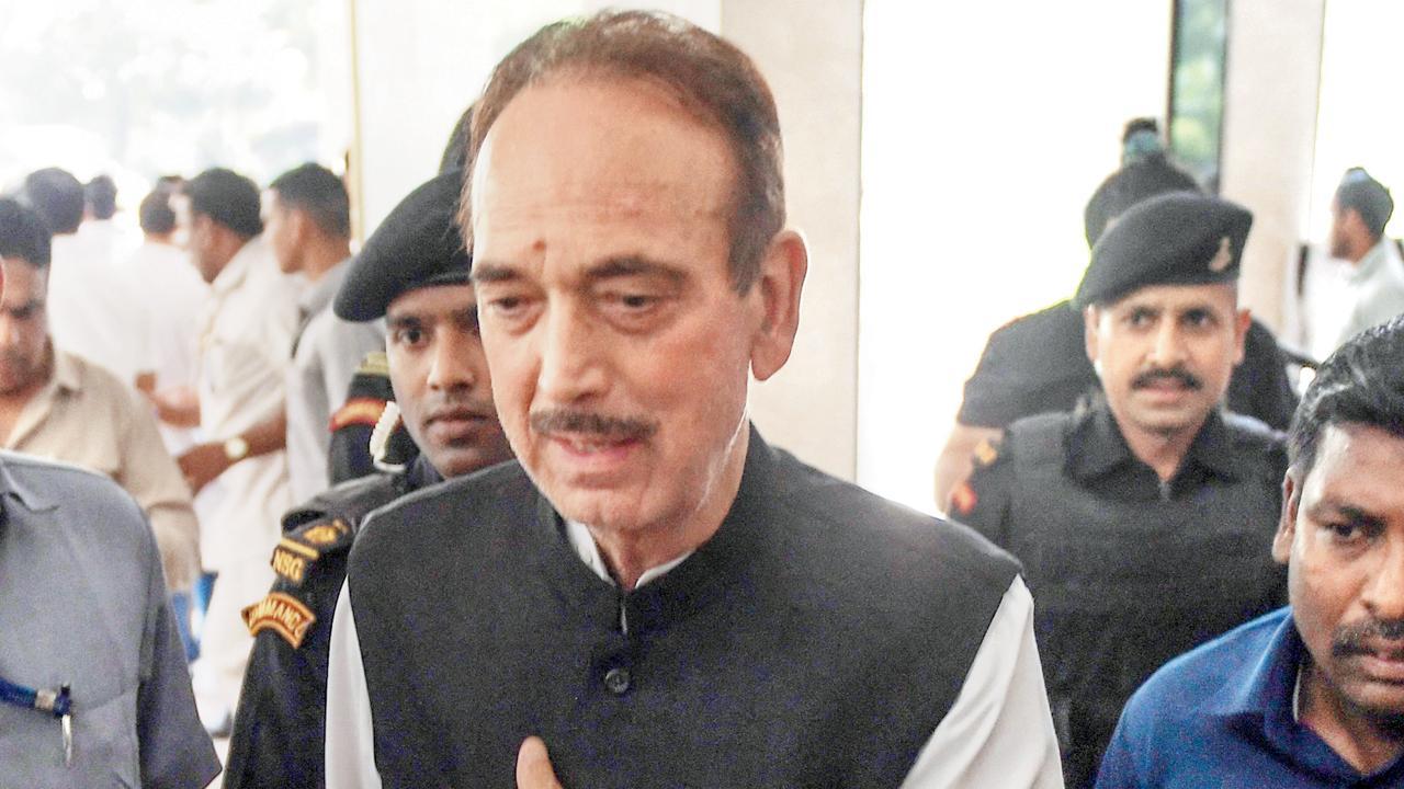 Crisis in J&K Congress as Azad loyalists quit party