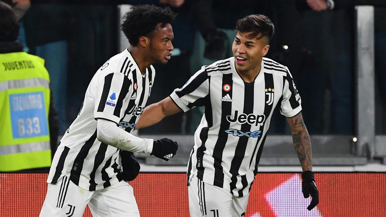 Cuadrado gives Juve narrow win v Fiorentina