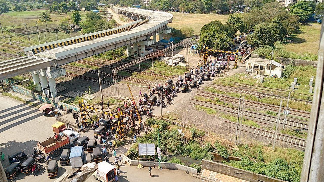 Kalwa bridge deadline pushed back, again