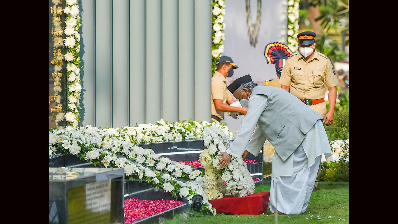 Maharashtra Governor Bhagat Singh Koshyari led the state by solemnly laying wreaths at the Martyrs' Memorial erected inside the Mumbai Police Commissionerate premises near Crawford Market in south Mumbai. Photo: File pic/PTI
