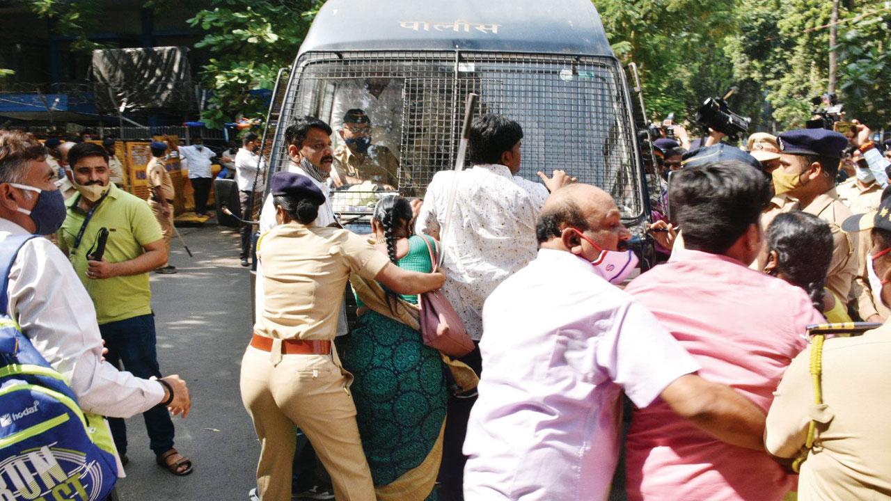 MSRTC staffers protest outside Mantralaya’s rear gate, on Wednesday